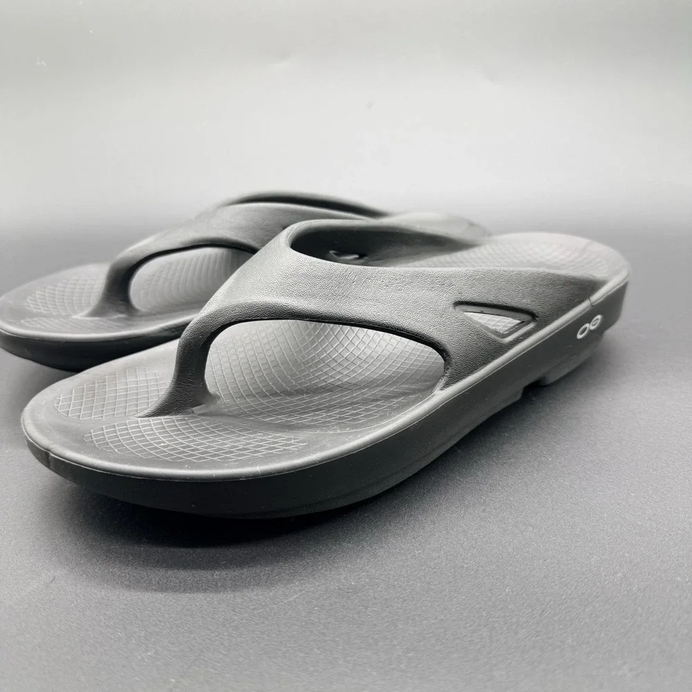 OOFOS OOriginal Recovery Sandals Men's 7 Women's 9 Black Thong Flip Flops